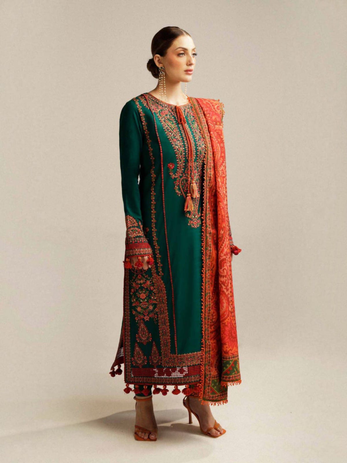 3 Piece Unstitched Embroidered Dhanak Suit