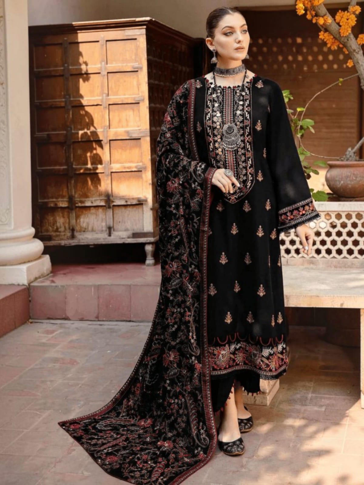3 Piece Unstitched Embroidered Dhanak Suit