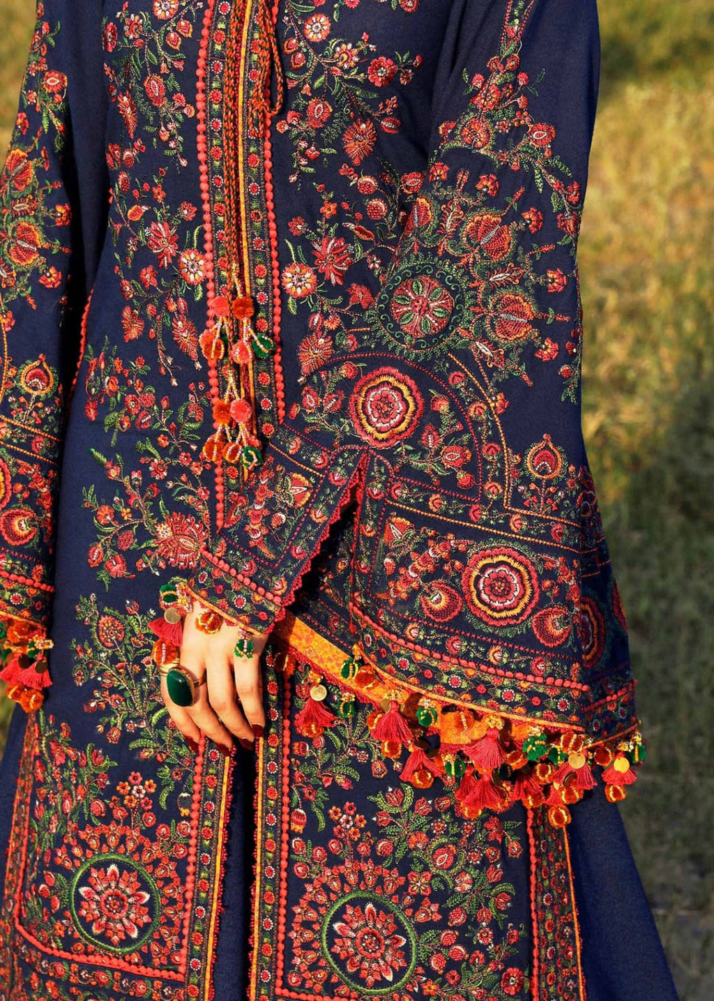 3 Piece Unstitched Embroidered Dhanak Suit