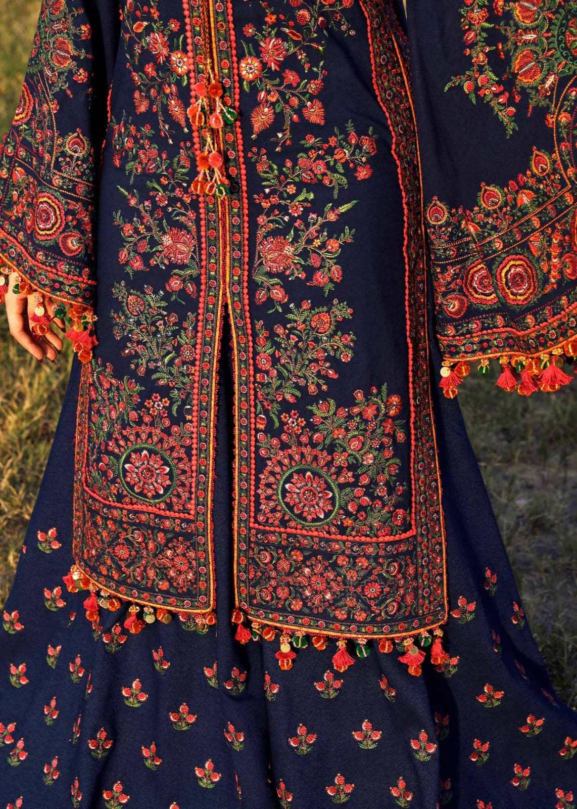 3 Piece Unstitched Embroidered Dhanak Suit