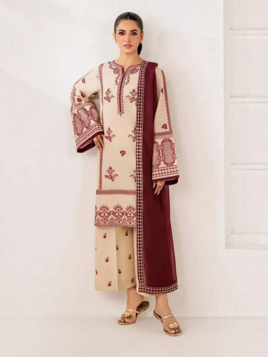 3 Piece Unstitched Embroidered Dhanak Suit