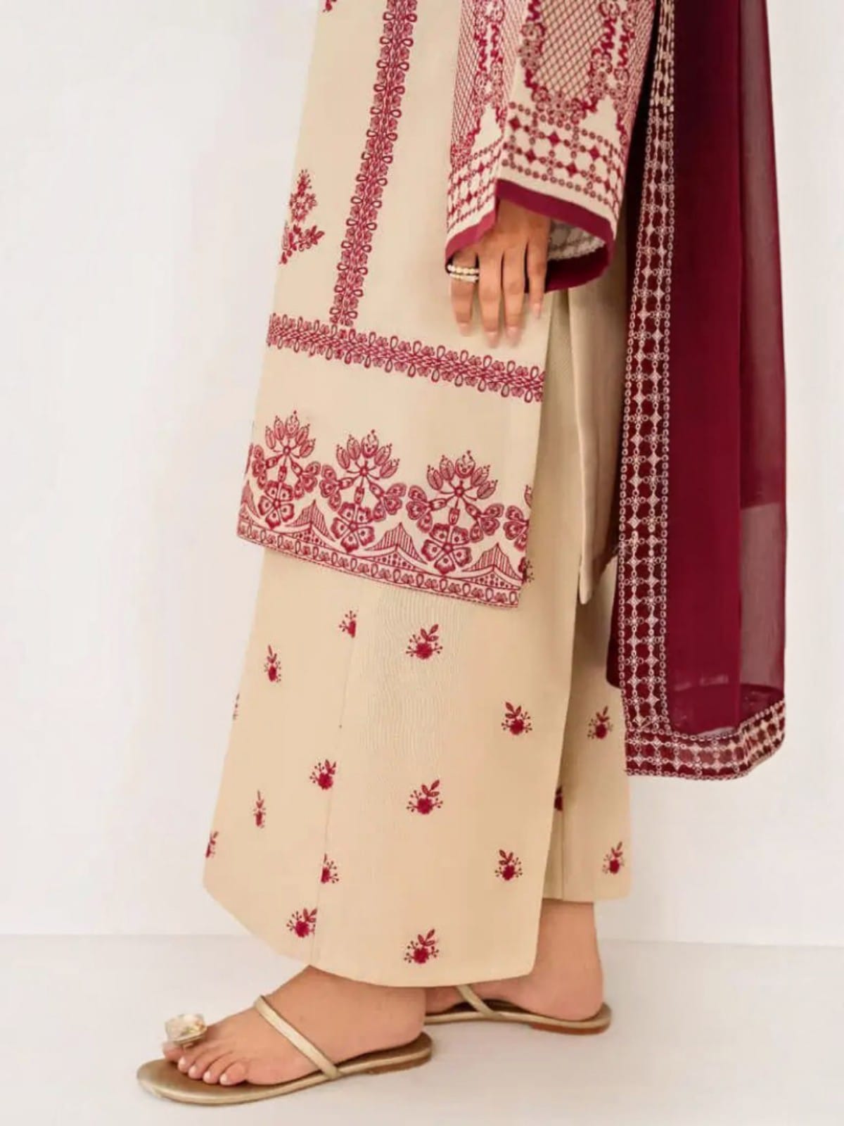 3 Piece Unstitched Embroidered Dhanak Suit