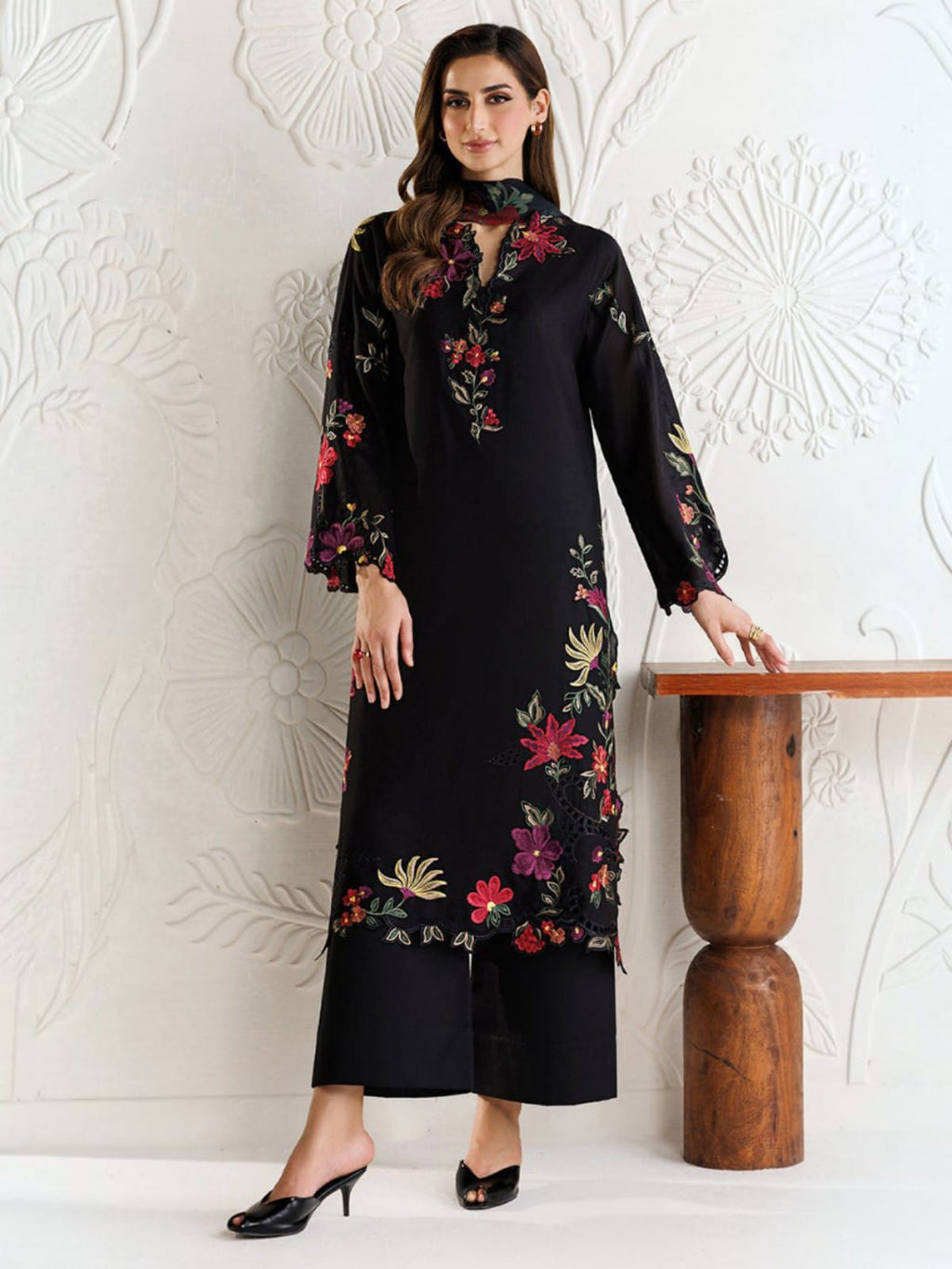 3 Piece Unstitched Embroidered Dhanak Suit
