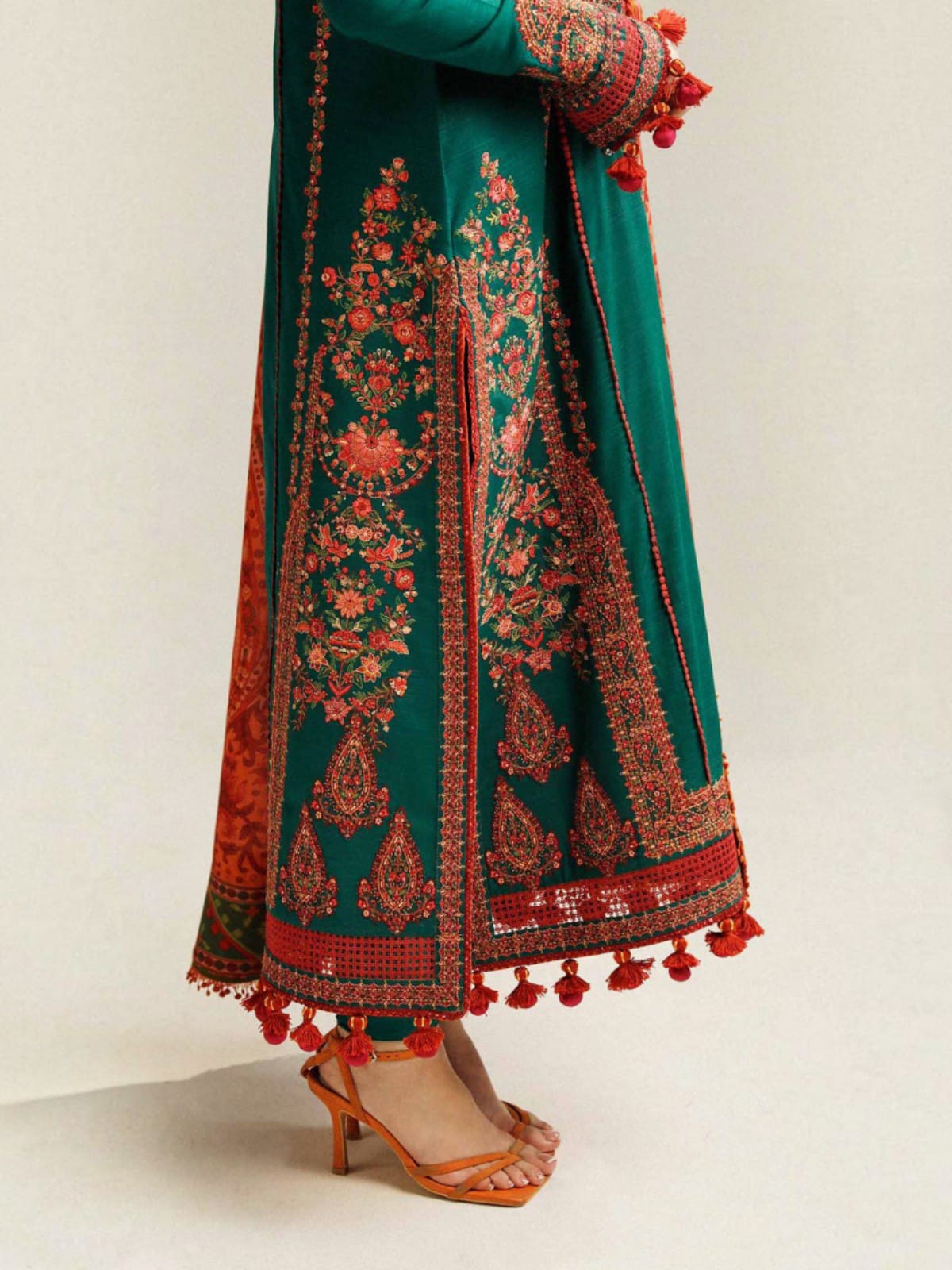 3 Piece Unstitched Embroidered Dhanak Suit