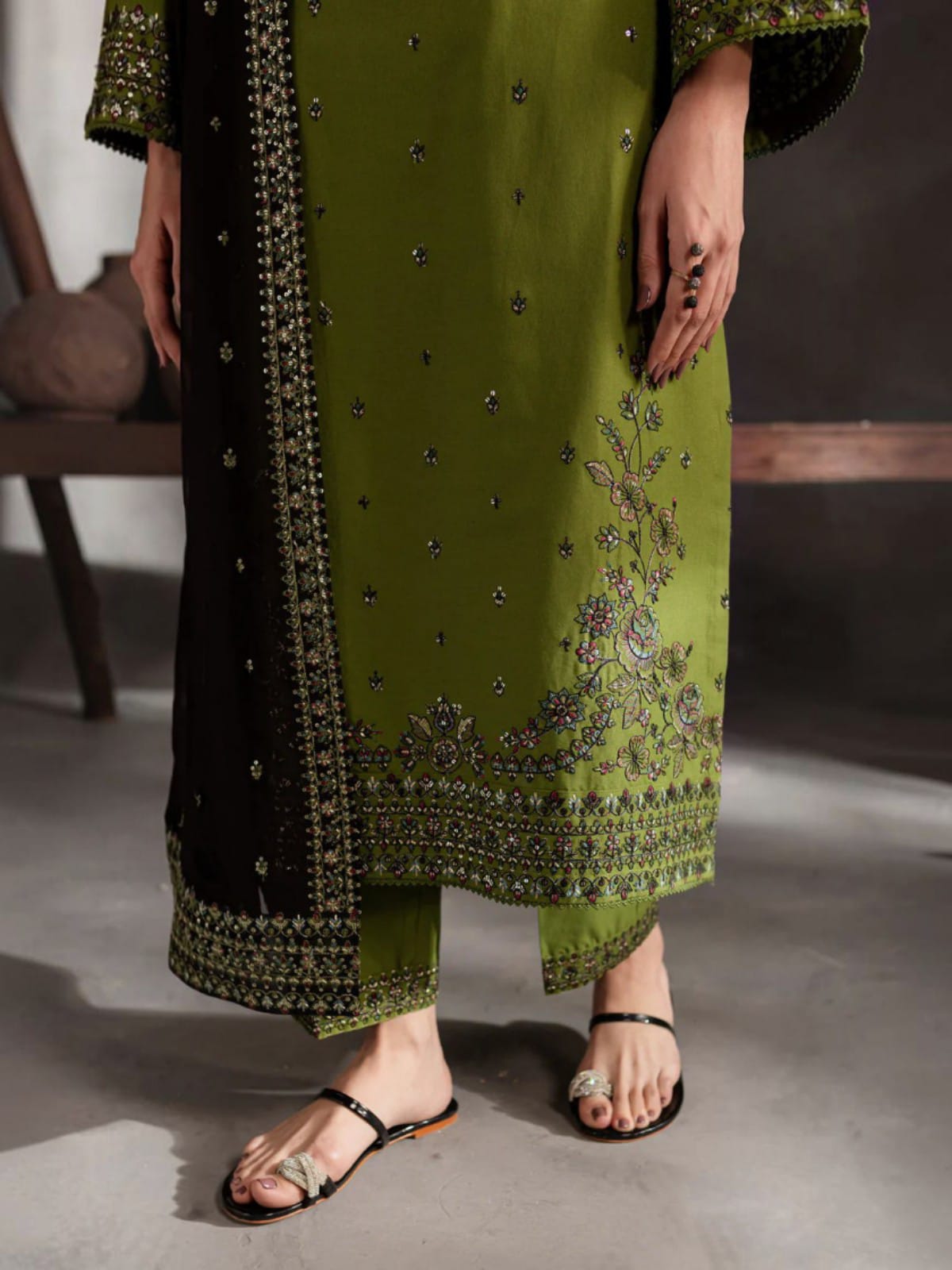 3 Piece Unstitched Embroidered Dhanak Suit